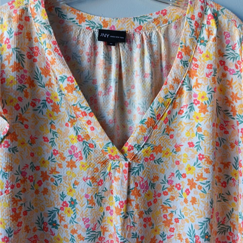 Jones New York JNY Top Women's 1X Floral Flutter Cap Sleeves V-Neck EUC - Picture 3 of 5